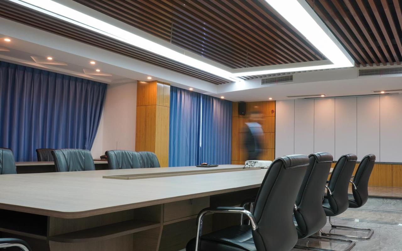 G.C Royal Hotel Akra Dış mekan fotoğraf