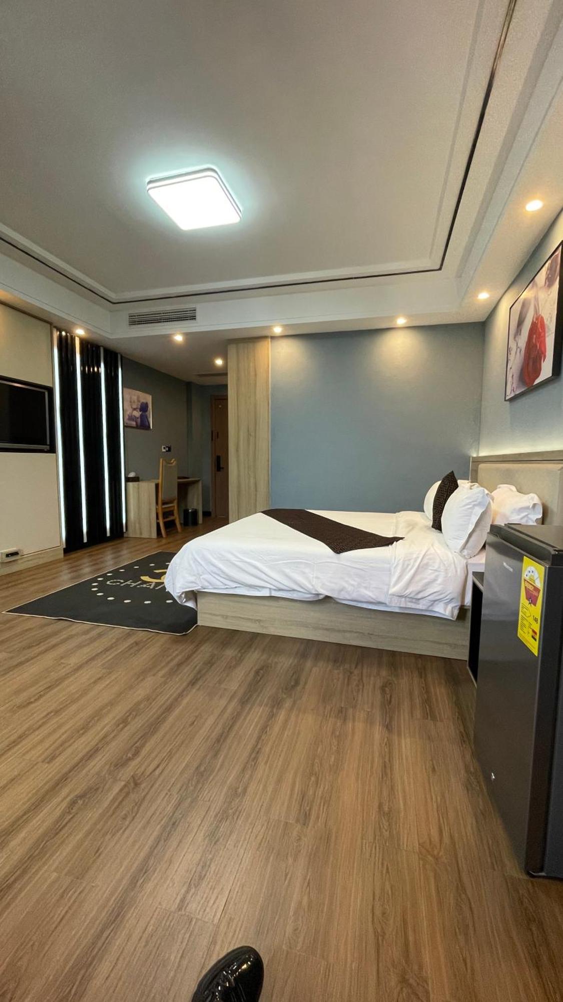 G.C Royal Hotel Akra Dış mekan fotoğraf